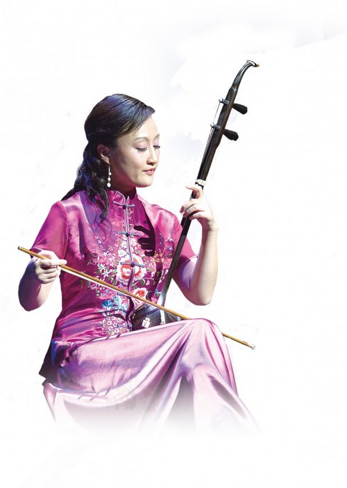 Китайская скрипка. Г-жа Сяочунь из коллектива Shenyun, мастер игры на эрху Китайская скрипка