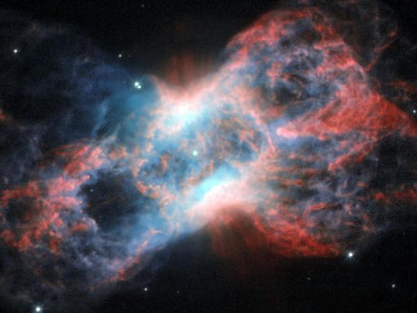 Фотографіі космосу. Небесний метелик в сузір’ї Лебедя. Фото: ESA/NASA Фотографіі космосу. Небесний метелик в сузір’ї Лебедя. Фото: ESA/NASA