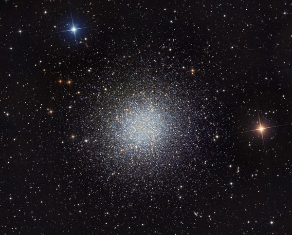 Фотографіі космосу. M13 — кульове скупчення в сузір’ї Геркулеса. Фото: Martin Pugh/martinpughastrophotography.id.au Фотографіі космосу. M13 — кульове скупчення в сузір’ї Геркулеса. Фото: Martin Pugh/martinpughastrophotography.id.au