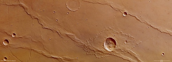 Фотографії космосу. Чи була вода на Марсі? Фото: ESA/DLR/FU Berlin (G. Neukum) Фотографії космосу. Чи була вода на Марсі? Фото: ESA/DLR/FU Berlin (G. Neukum)