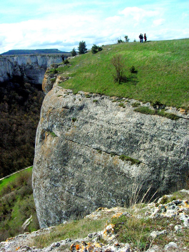 Скальный обрыв куэсты. Фото: Алла Лавриненко/Великая Эпоха