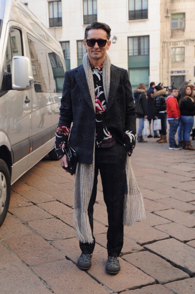 вулична мода, показ мод, street style, Мілан Найяскравіші гості на Тижні моди в Мілані. Фото: Pier Marco Tacca/Getty Images