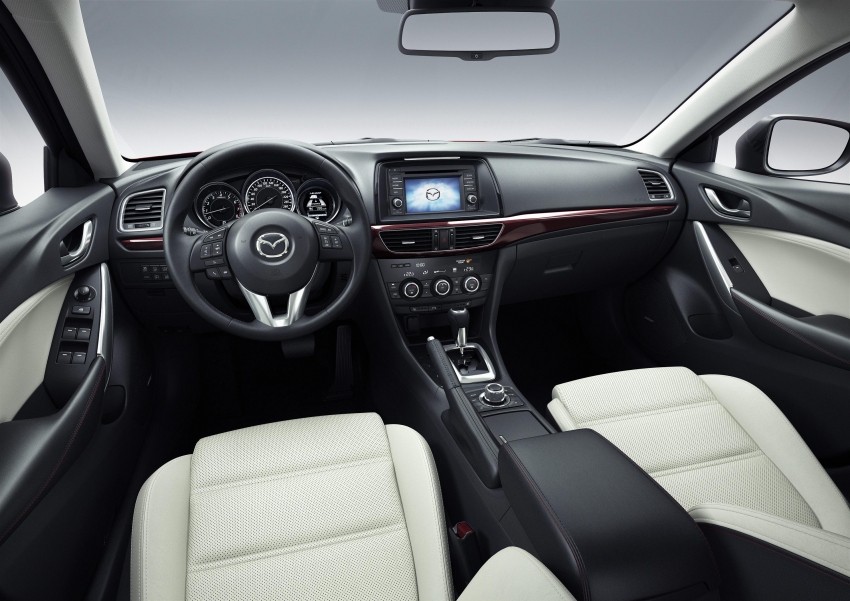 салон Mazda 6
