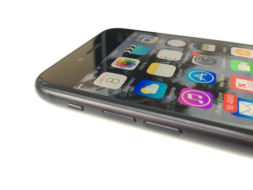 iPhone смартфон