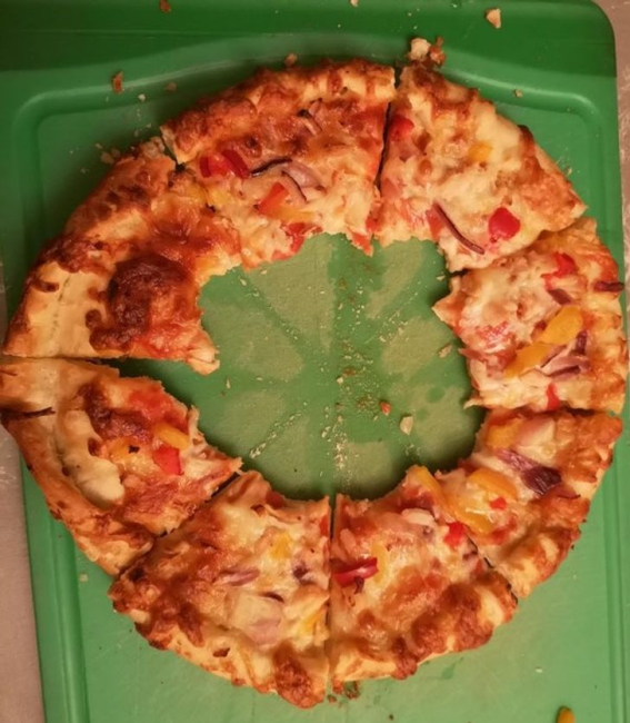 MrBrianWeldon https://www.reddit.com/r/mildlyinfuriating/comments/jelgxr/how_my_son_eats_his_pizza/