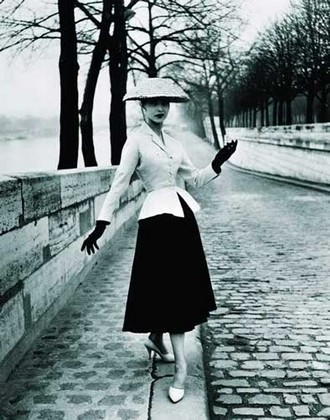 Классические женские наряды Dior ранних лет