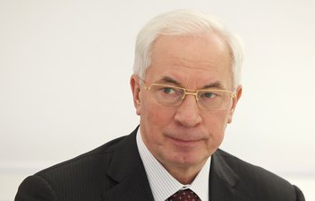 Страничку Азарова на Facebook превратили в книгу жалоб