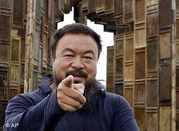 Китайского художника Ай Вэйвэя обвиняют в «экономических преступлениях»