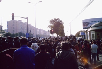 Пятый день проходит акция протеста шанхайских крестьян