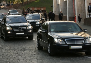 У Донецьку затримали трьох журналістів, що знімали кортеж Януковича