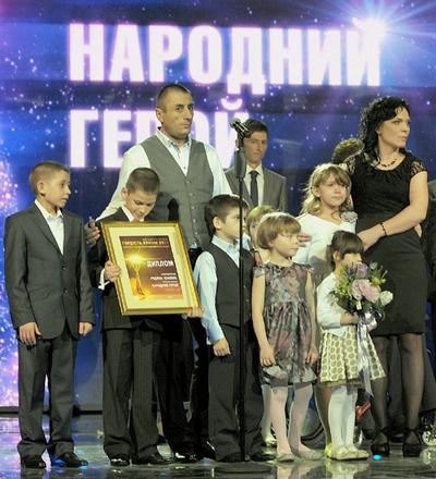Незвичайні люди: Родина виховує 7 ВІЛ-інфікованих дітей