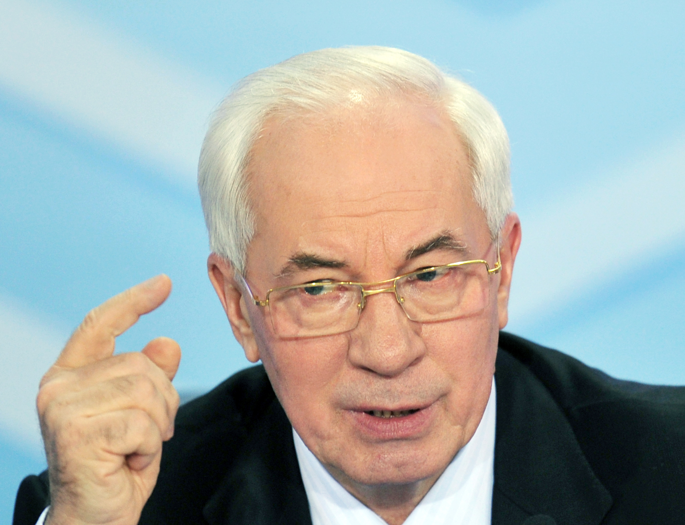 Азаров не подавал в отставку – пресс-секретарь