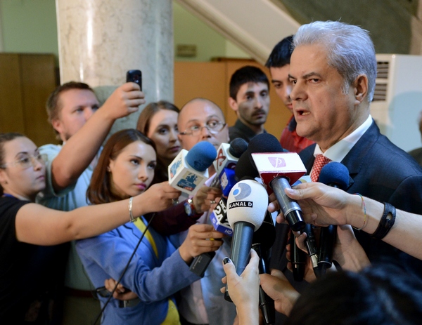 Колишній прем’єр Румунії намагався накласти на себе руки