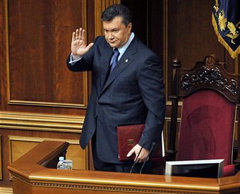 Виктор Янукович подписал Закон о пенсионной реформе