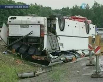 У Рівненській області перекинувся автобус міжнародного рейсу