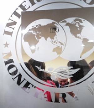 МВФ предупредил Украину о сокращении финансовой помощи из-за повышения соцстандартов