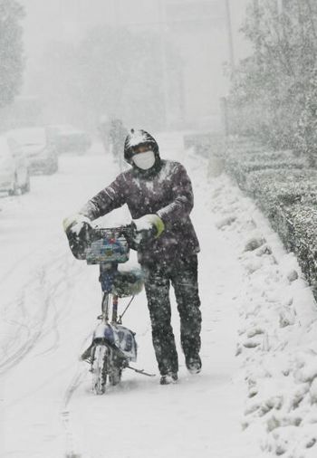 Китай продовжує потерпати від сильної негоди (фото)