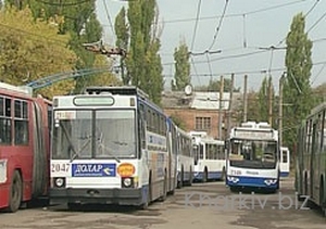 В Харькове бастуют работники троллейбусных депо