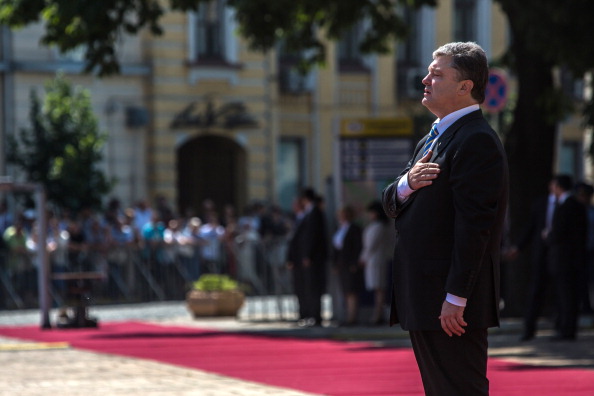 Порошенко назвав питання, по яких ніколи не піде на компроміс