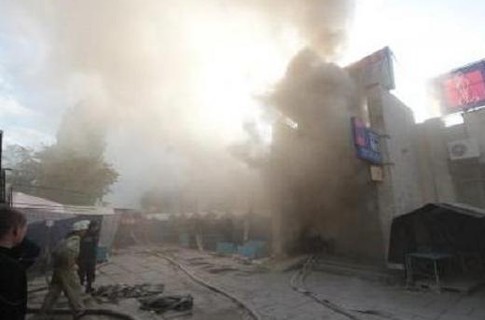 Пожар произошел в центре Евпатории.