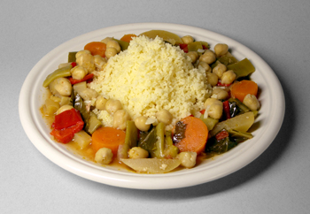 Алжирская кухня: баранина, множество овощей, фруктов, перец и оливковое масло