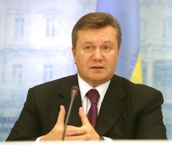 Янукович: «чернобыльцам» и «афганцам» почти вдвое повысят выплаты