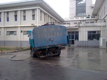 В Китае в студенческие душевые подавали техническую воду из завода
