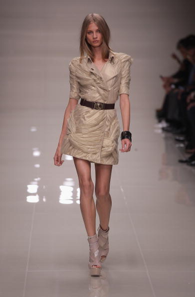Коллекция Burberry Prorsum сезона весна-лето 2010 на Неделе моды в Лондоне. Фоторепортаж