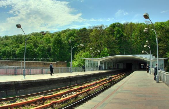 Станция «Днепр» в киевском метро