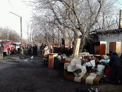 На Луганщине всю ночь в жилом доме тушили пожар