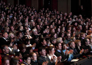 Shen Yun Performing Arts с восторгом встретили зрители в Китченер-Ватерлоо