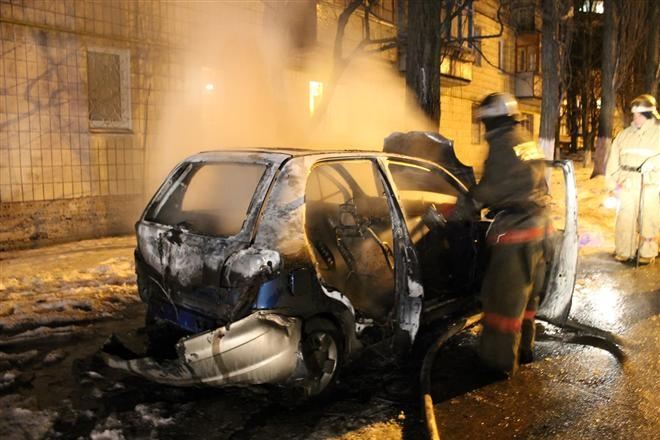 Поджоги авто в Киеве: нескольким владельцам выплатят страховку