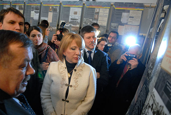 Секреты советской оккупации в Украине раскрывает выставка из документов СБУ. Фоторепортаж