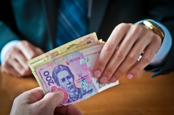 Председатели фракций будут получать 88% премии от зарплаты