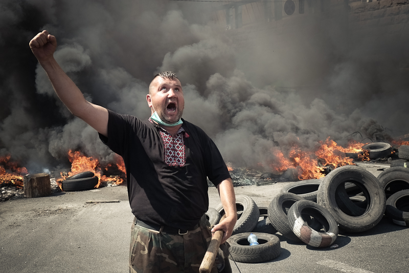 На Майдане найдено большое количество оружия