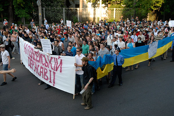Смерть студента в милиции вызвала массовый протест. Фоторепортаж