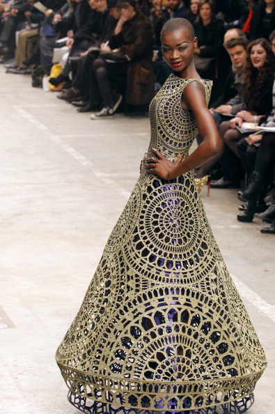 Показ коллекции от Manish Arora