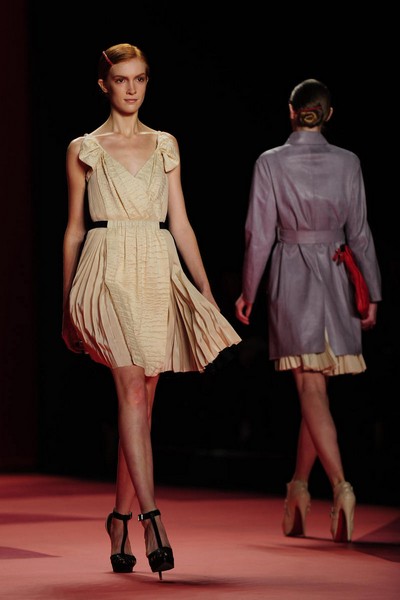 Коллекция Phillip Lim сезона весна-лето 2010. Фоторепортаж