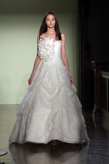 Коллекция свадебных нарядов от Vera Wang (фотообзор)