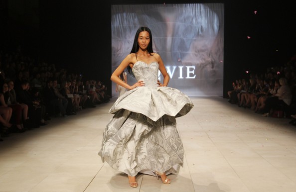 Сіднейський Mercedes Benz Fashion Festival: бутік на подіумі