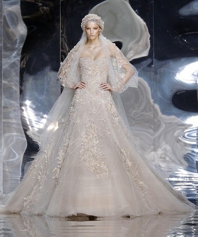 Коллекция Elie Saab весна-лето 2010 на Неделе моды в Париже. Фоторепортаж