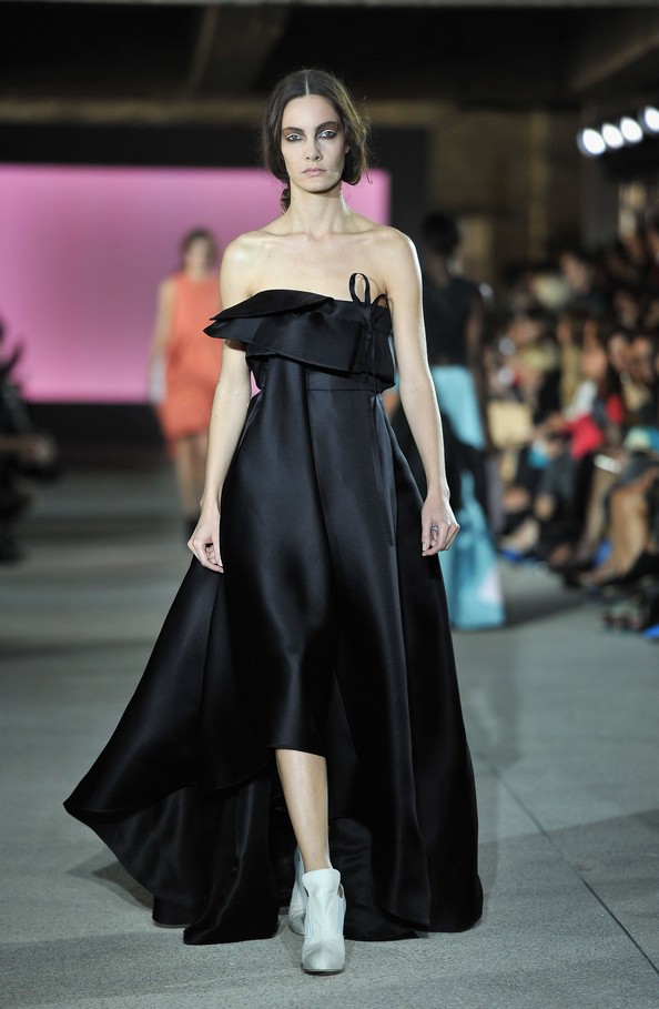 Модная одежда коллекции весна-лето 2013 от John Galliano