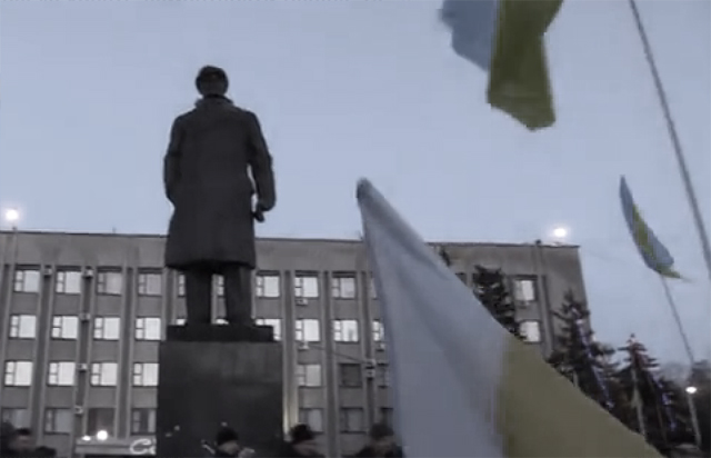 Знести Леніна в Слов’янську знову не вийшло