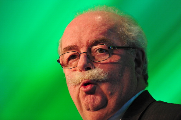 3c3e3681fbca89de7875128a17918995