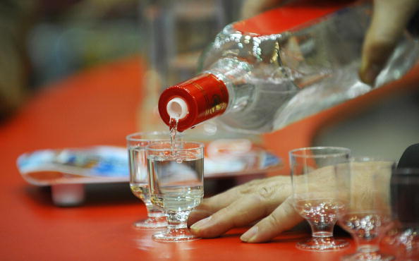 Казахстан запретил пиво и водку из России