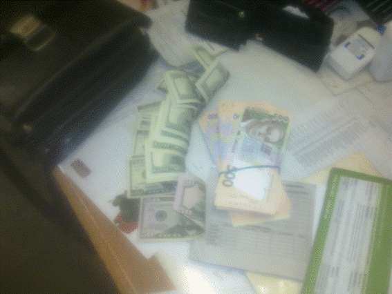 ce6e4de853bd54424819c3e353c6bf92