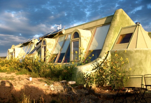 Фото: earthship.com