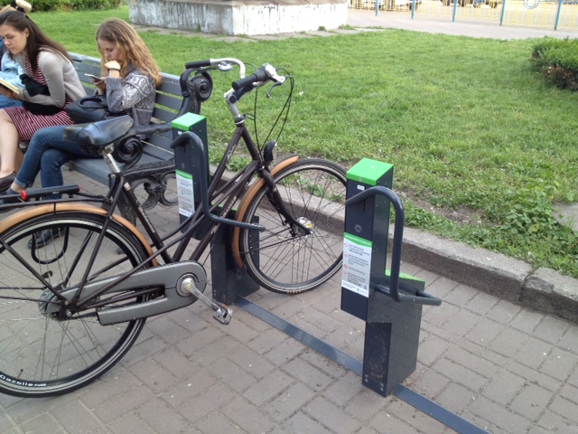 1pervaya_umnaya_veloparkovka_bikeep