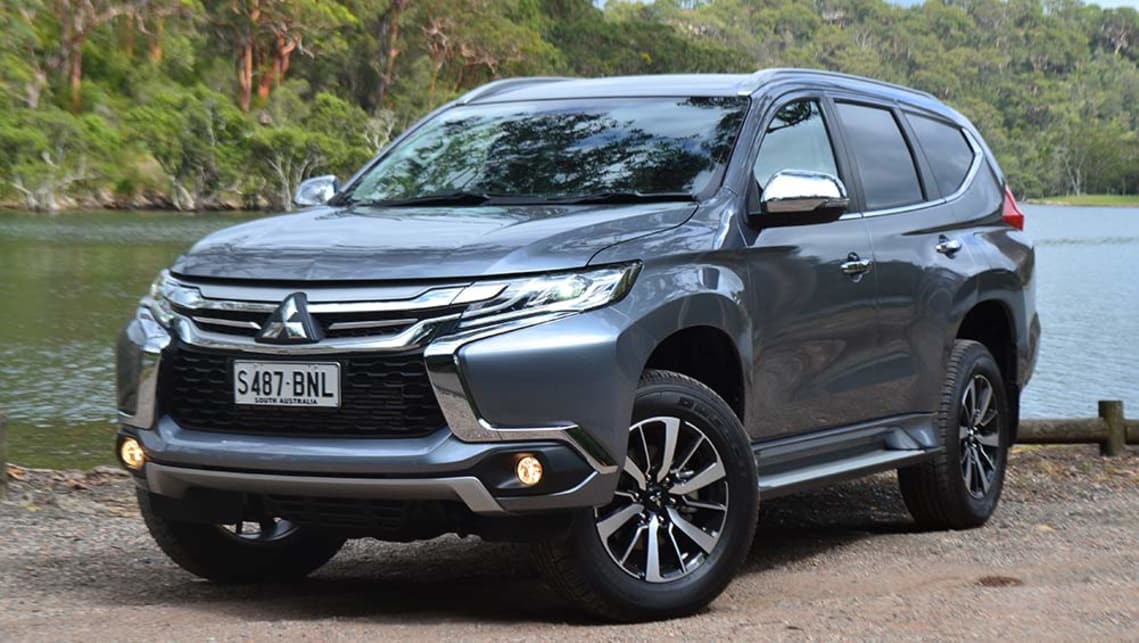 mitsubishi-pajero-sport-2017-grey-cleary-1
