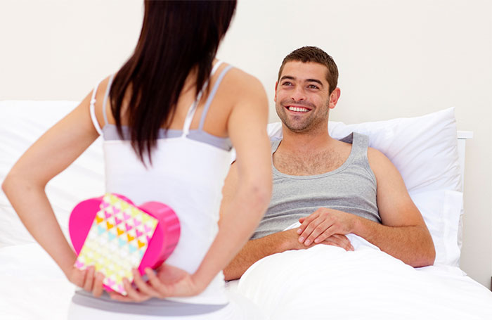 kak-originalno-pozdravit-parnya